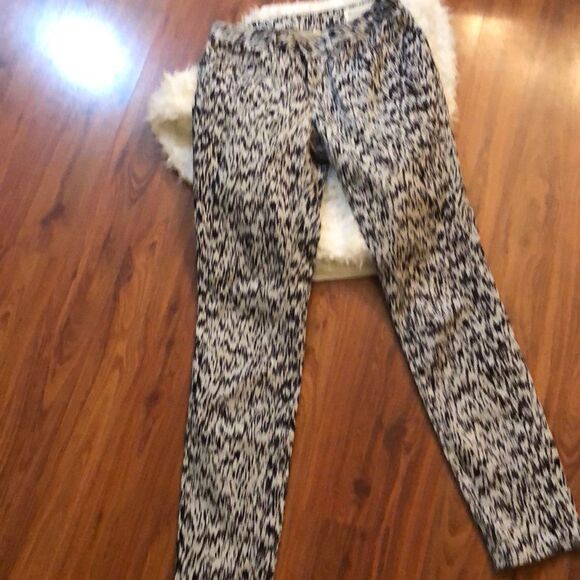 Vince Camuto Gray and black printed jeans. Size 2 - Picture 9 of 9